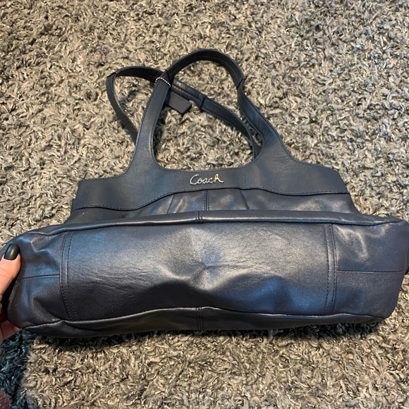 Coach purse - Picture 4 of 10